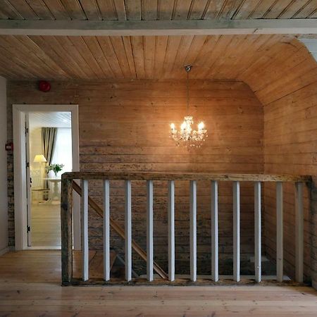 Meke Hotell Mustkalni Exteriör bild
