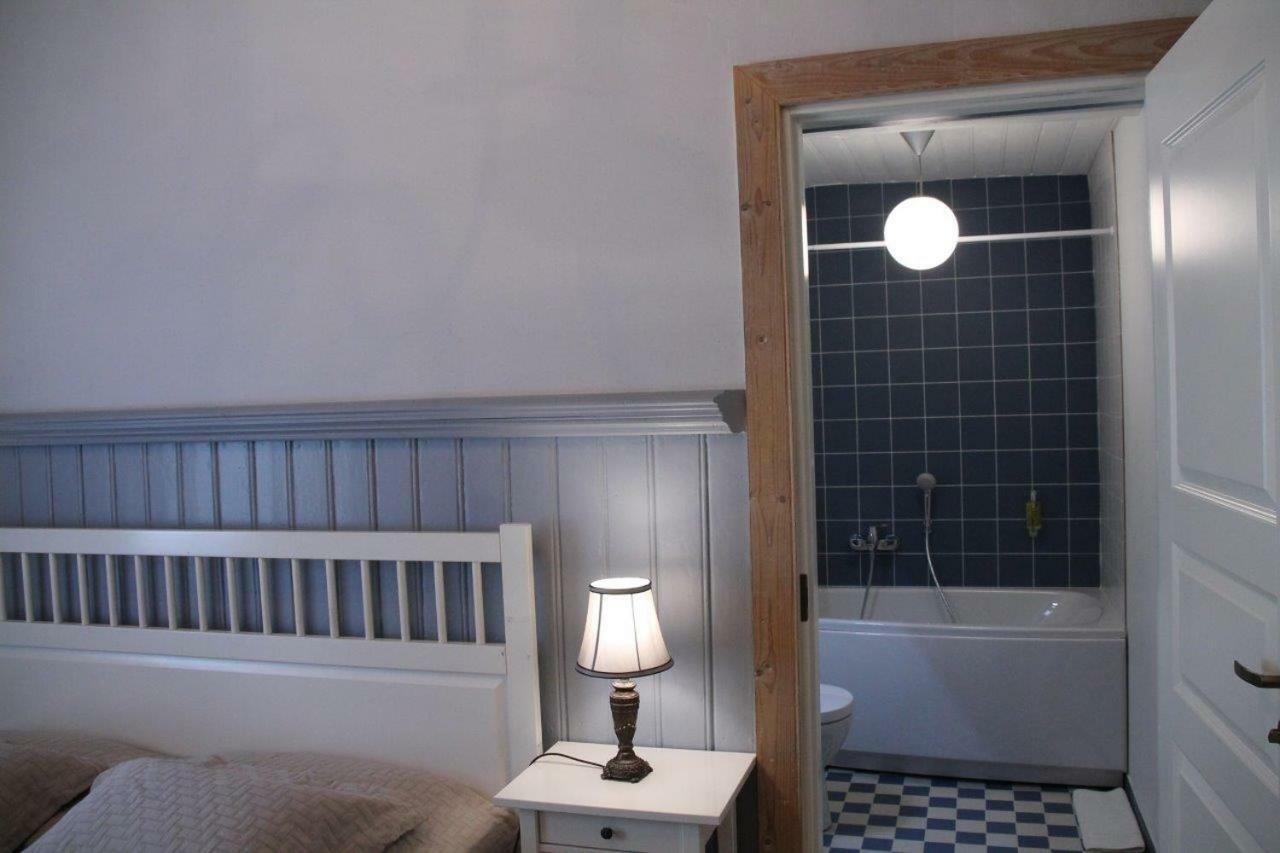 Meke Hotell Mustkalni Exteriör bild
