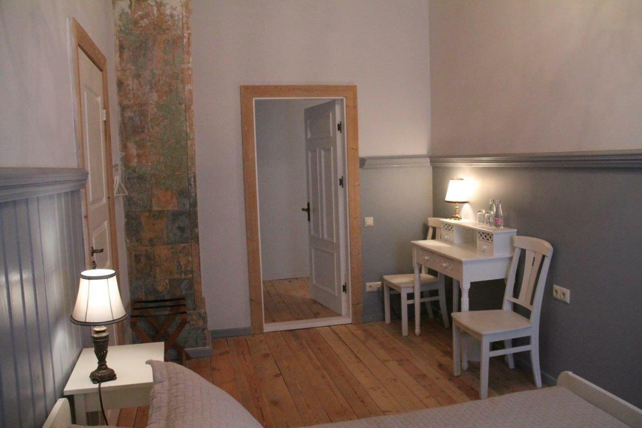 Meke Hotell Mustkalni Exteriör bild