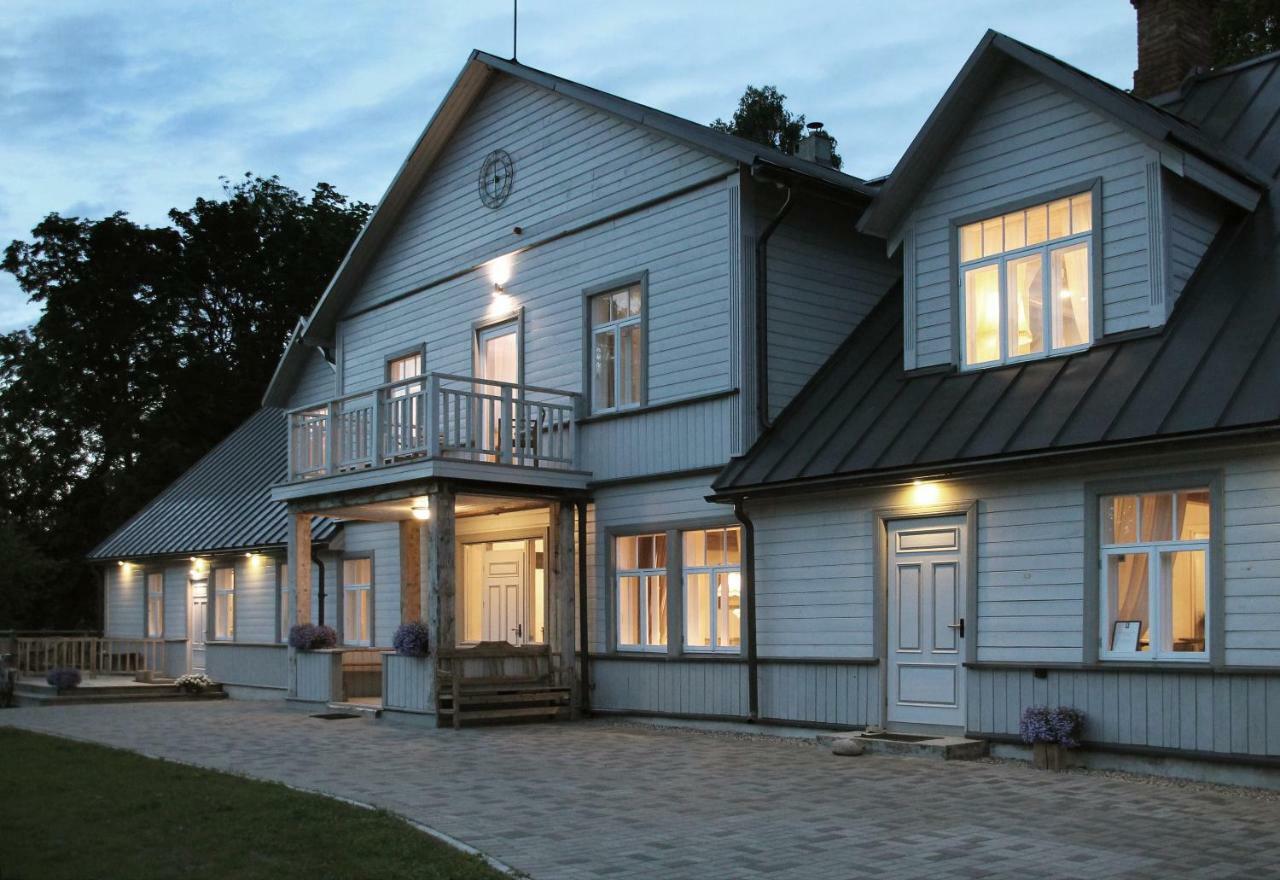 Meke Hotell Mustkalni Exteriör bild