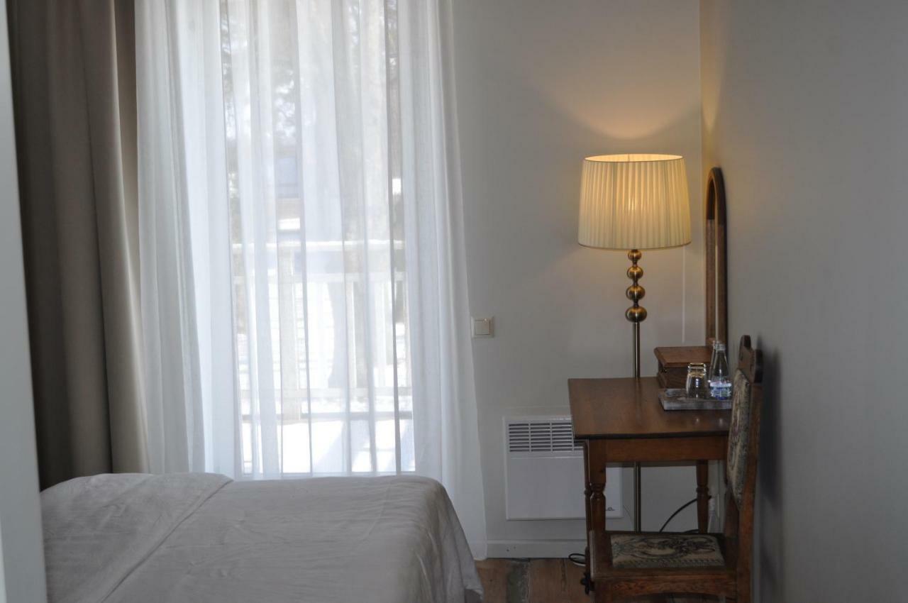 Meke Hotell Mustkalni Exteriör bild