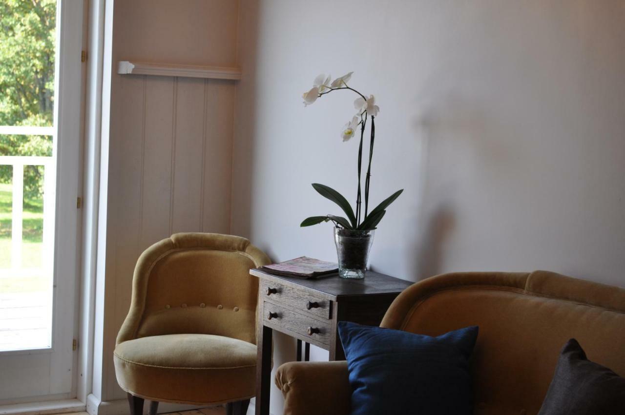 Meke Hotell Mustkalni Exteriör bild
