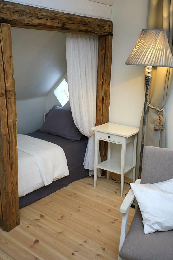Meke Hotell Mustkalni Exteriör bild