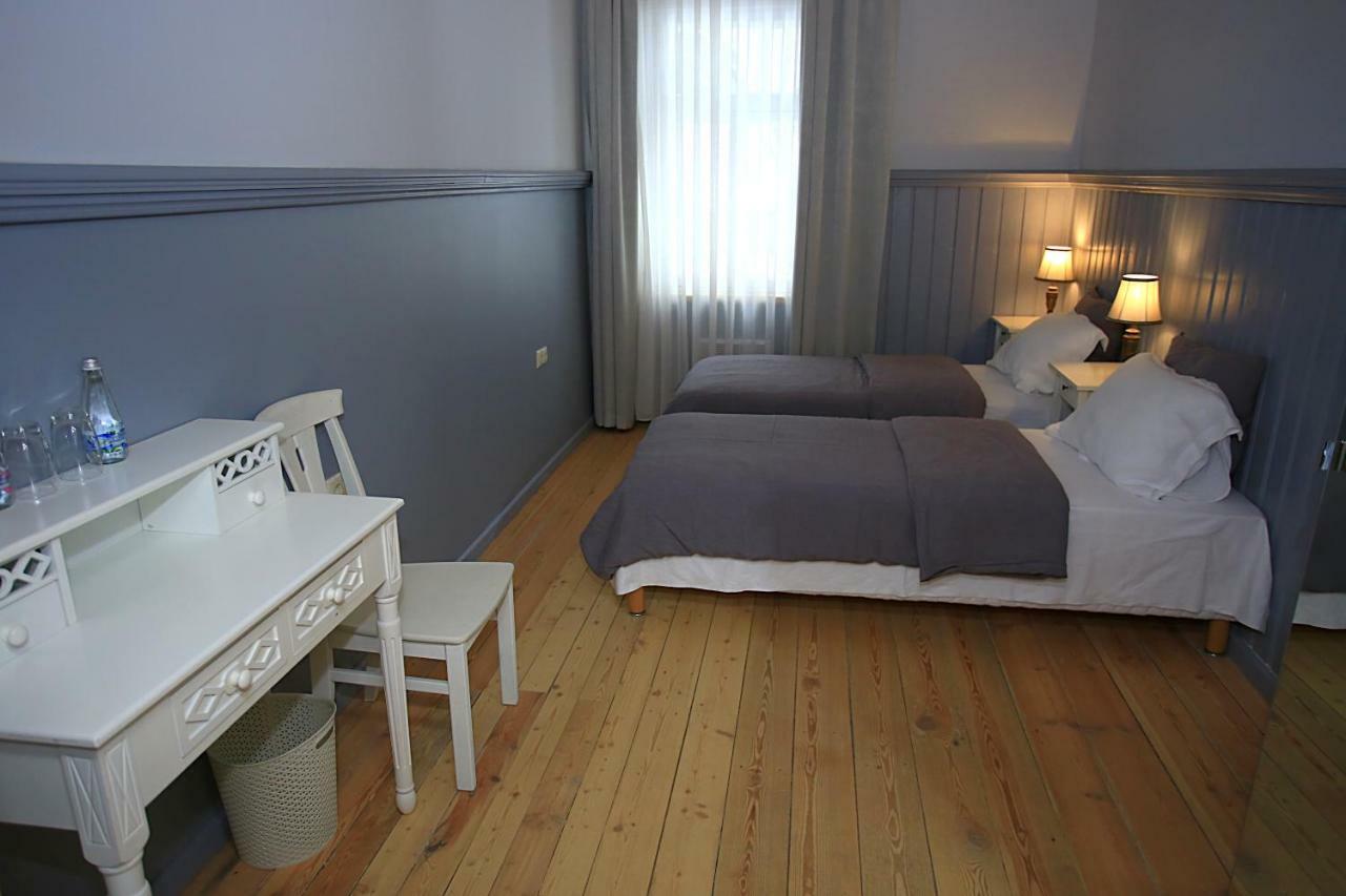 Meke Hotell Mustkalni Exteriör bild