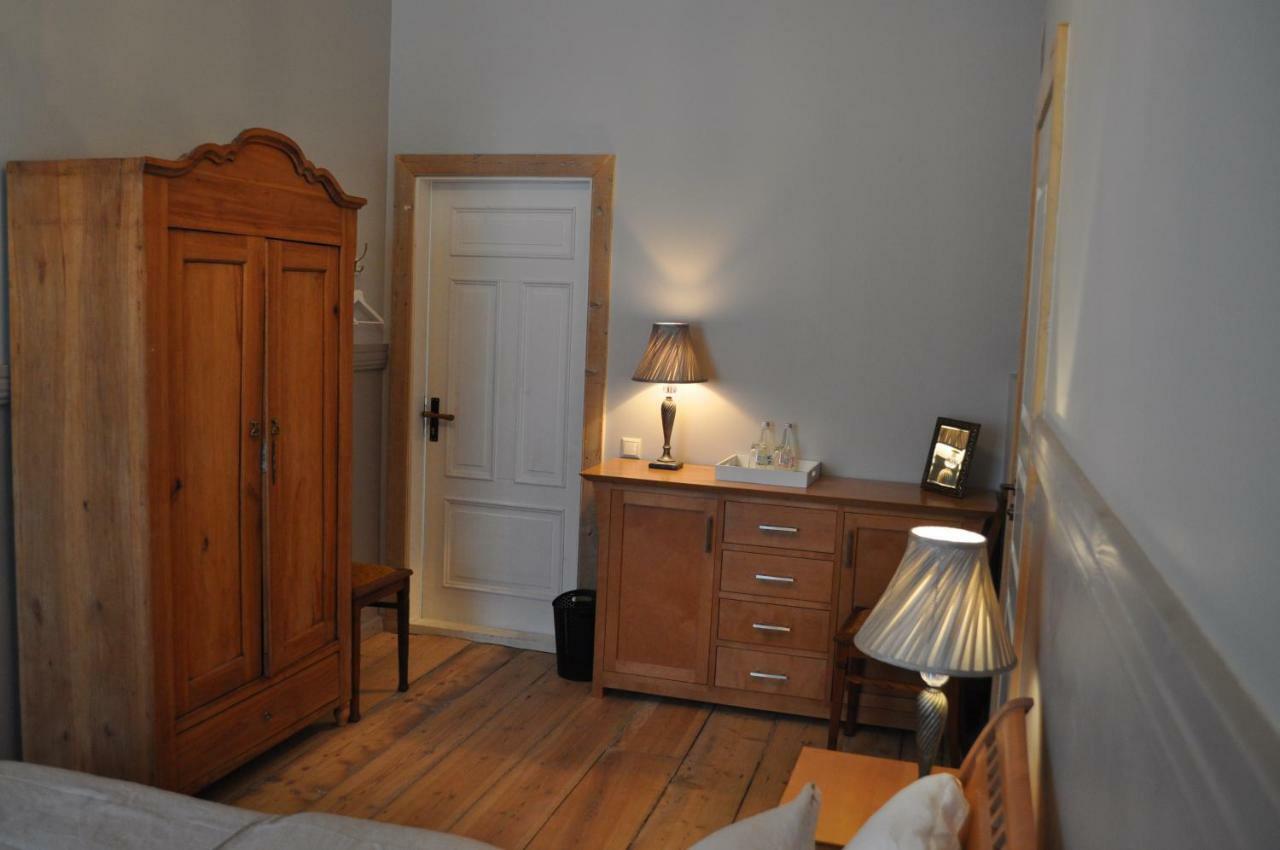 Meke Hotell Mustkalni Exteriör bild