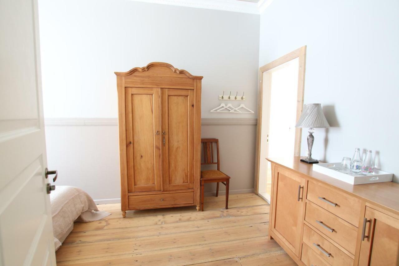 Meke Hotell Mustkalni Exteriör bild