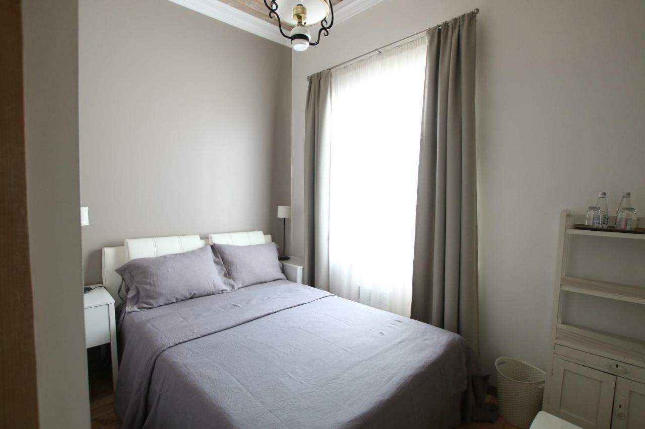 Meke Hotell Mustkalni Exteriör bild