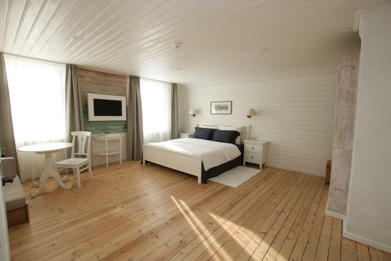 Meke Hotell Mustkalni Exteriör bild