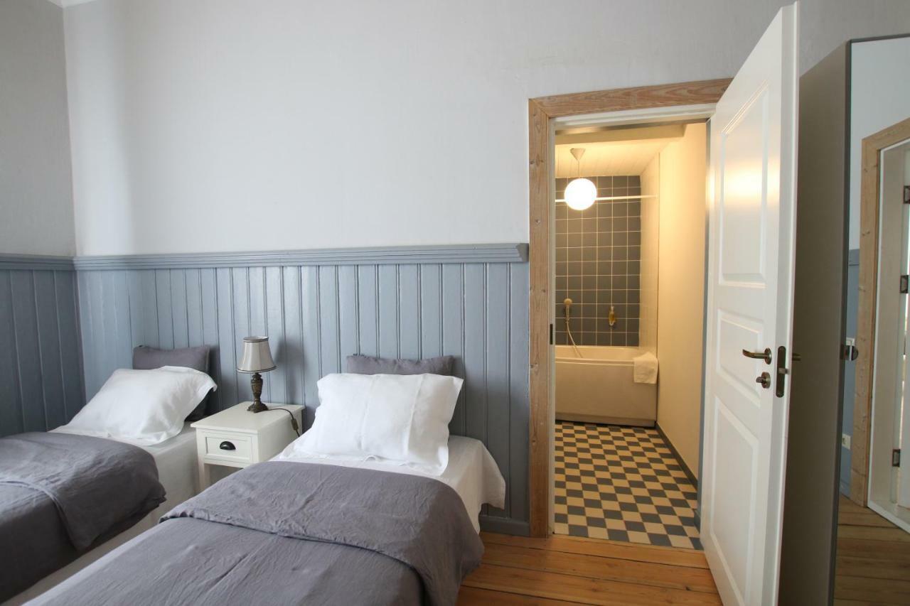 Meke Hotell Mustkalni Exteriör bild