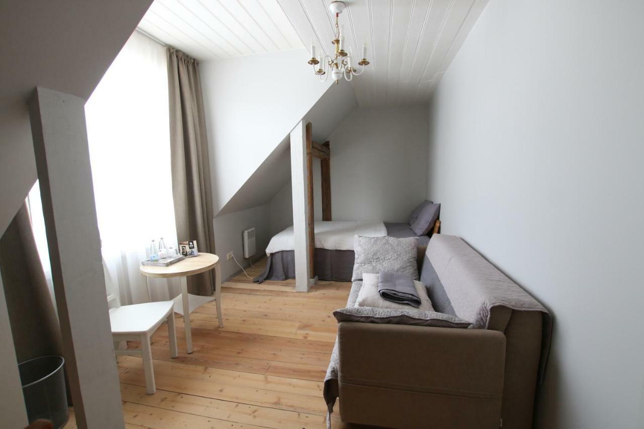 Meke Hotell Mustkalni Exteriör bild