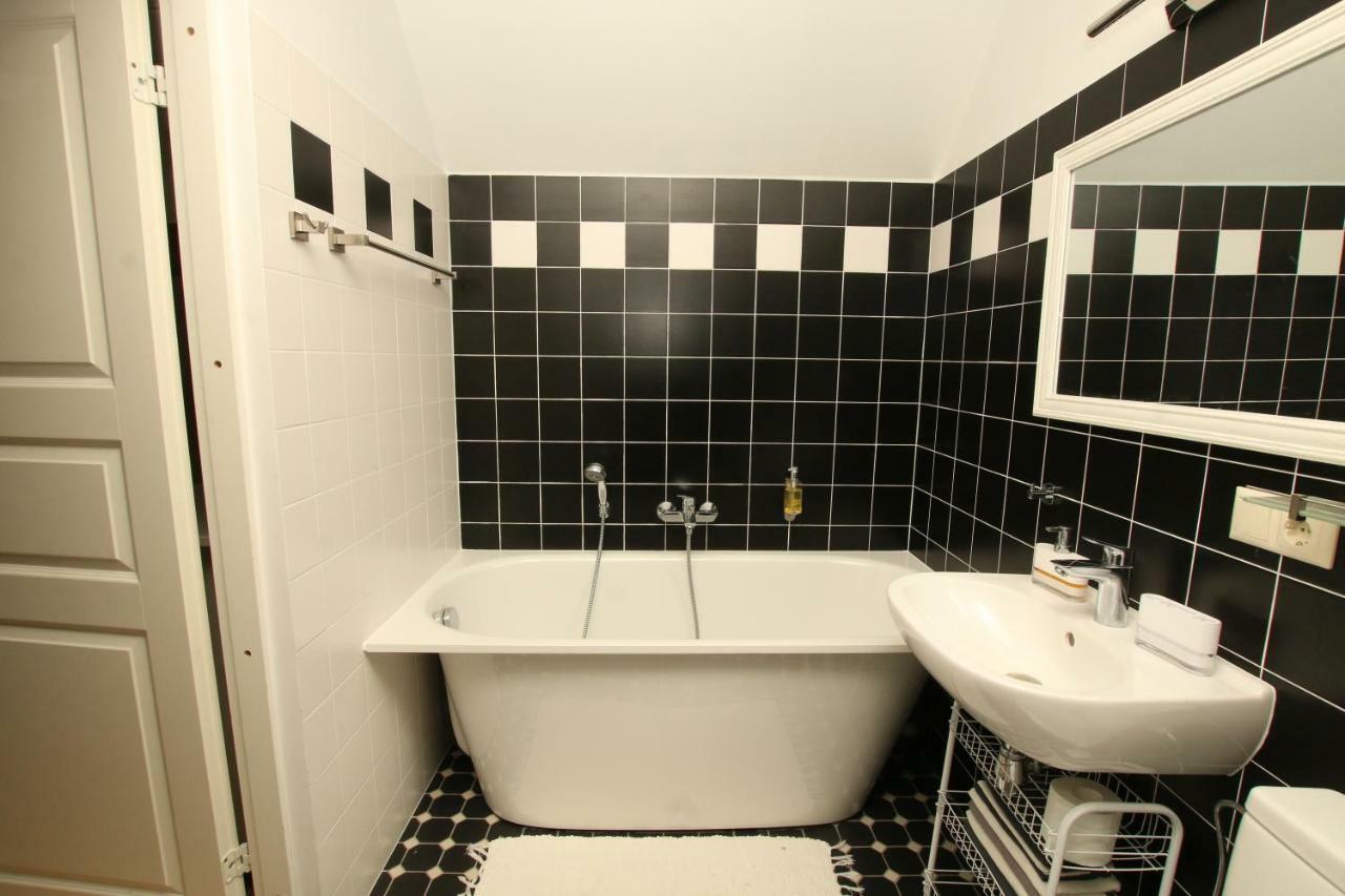 Meke Hotell Mustkalni Exteriör bild